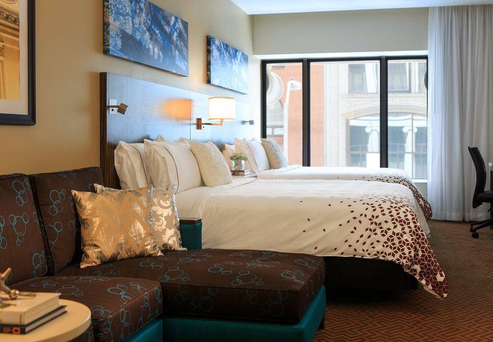 Renaissance Downtown Center Hotel